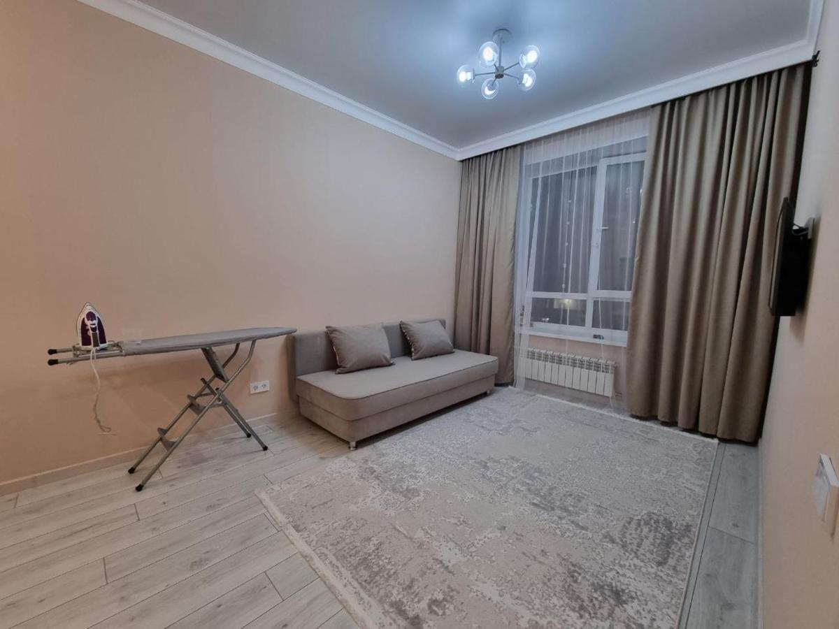1 Комнатная Рядом C Expo, Mega Silk Way Apartment Astana Exterior foto